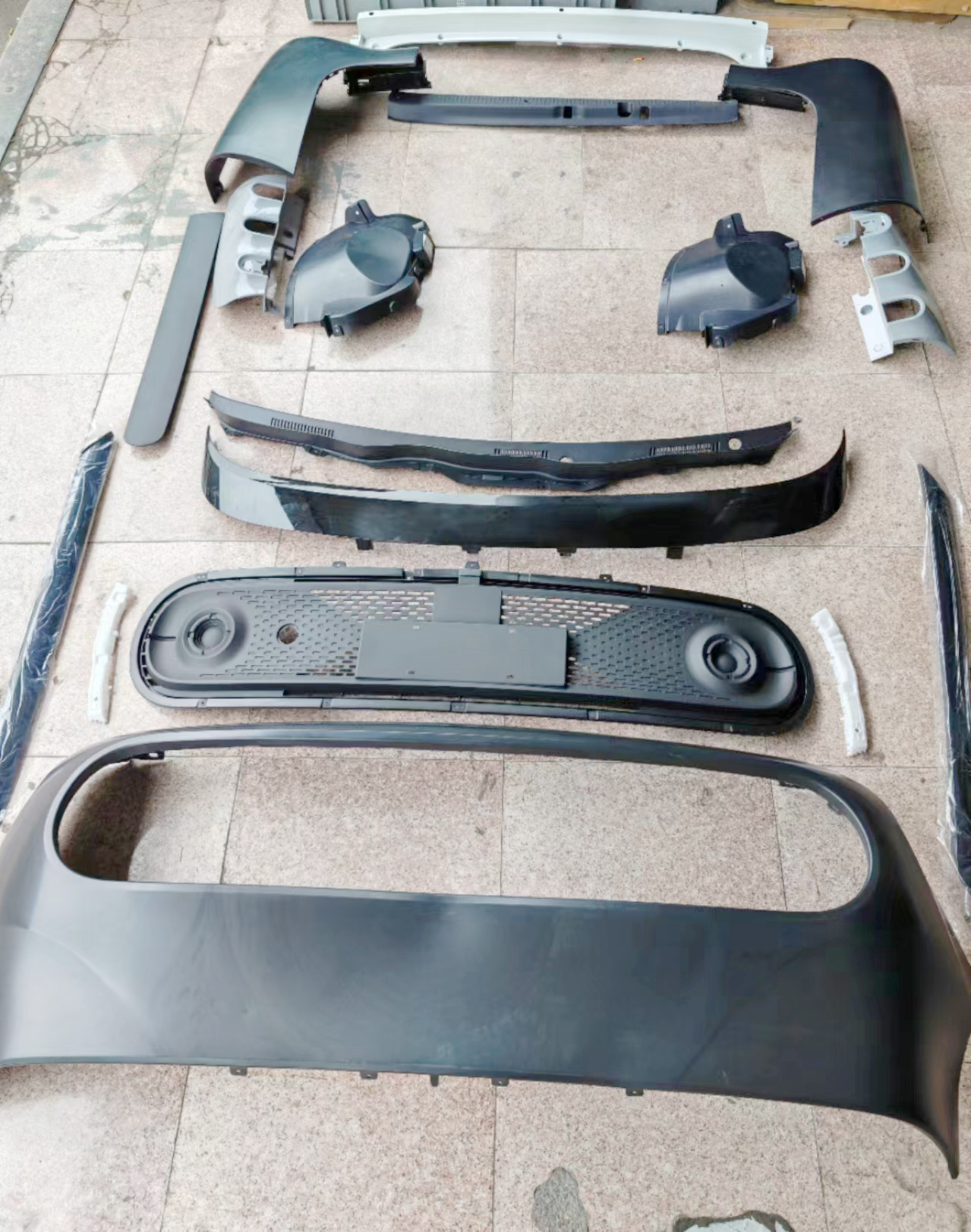 前保險(xiǎn)杠  后保險(xiǎn)杠  后保角.jpg